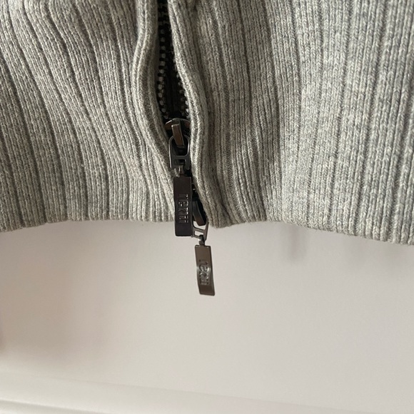 Extra warm U of T sweater/jacket/hoodie - Picture 3 of 7